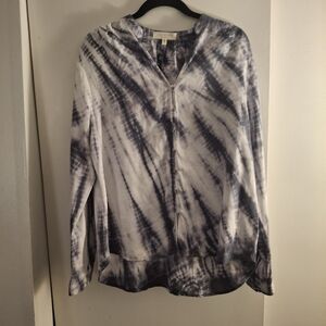 Side Stitch Los Angeles Women's Blue and White Tie-Dye Long Sleeve Top